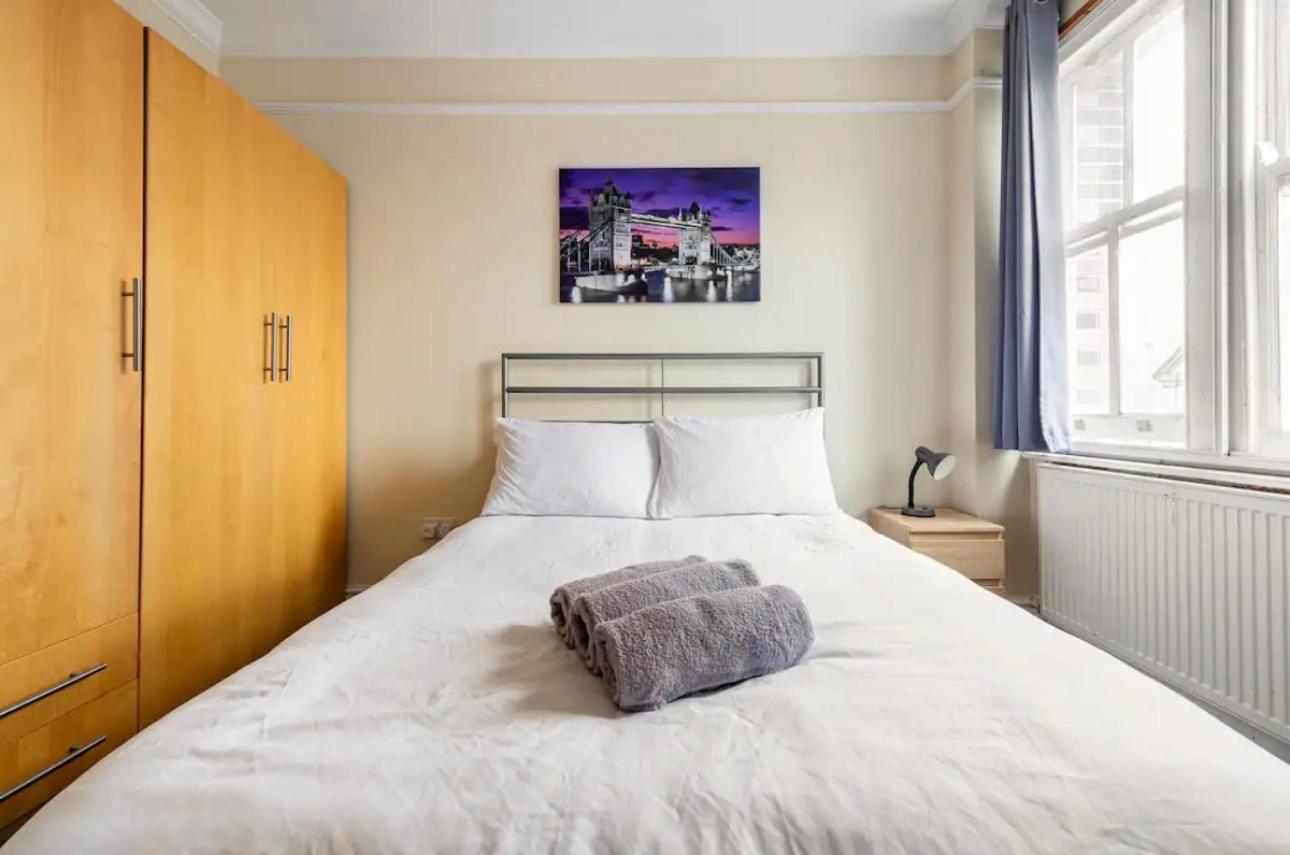 Lovely 3-Bed 20 Minutes To Central London Bagian luar foto