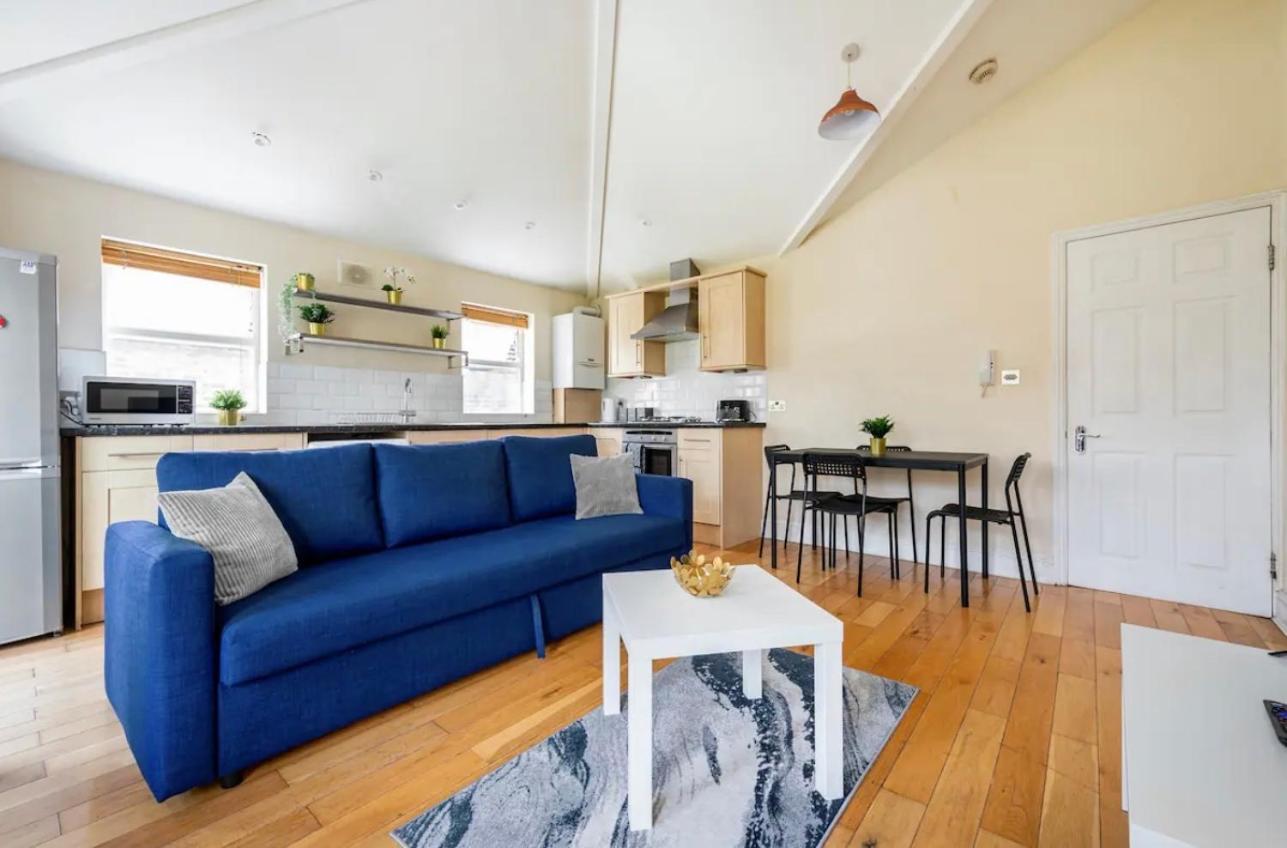 Lovely 3-Bed 20 Minutes To Central London Bagian luar foto