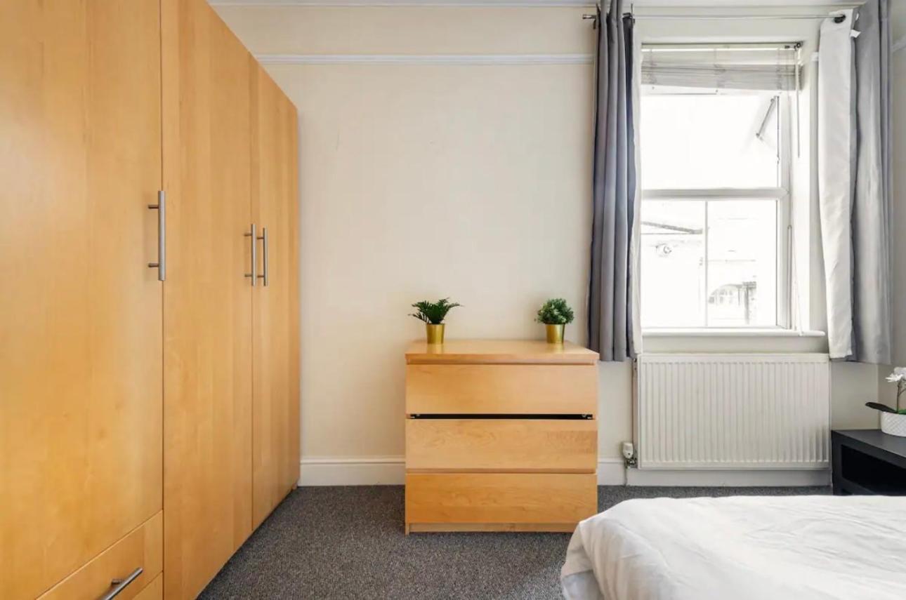Lovely 3-Bed 20 Minutes To Central London Bagian luar foto